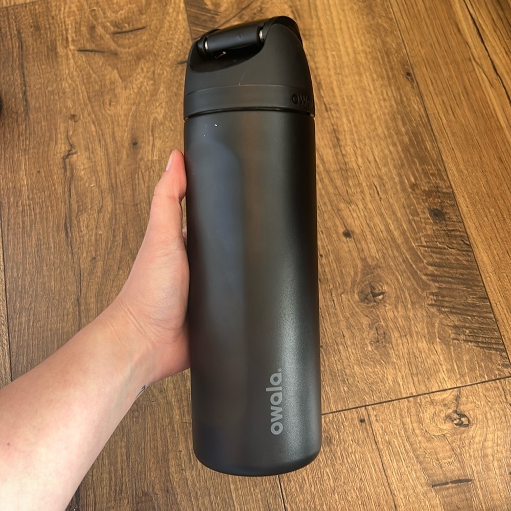 Owala Black Water Bottle